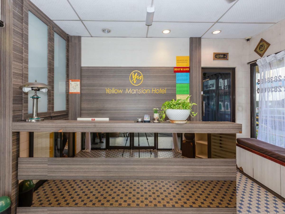Oyo 1088 Yellow Mansion Banda Kaba Hotel Malacca Exterior photo